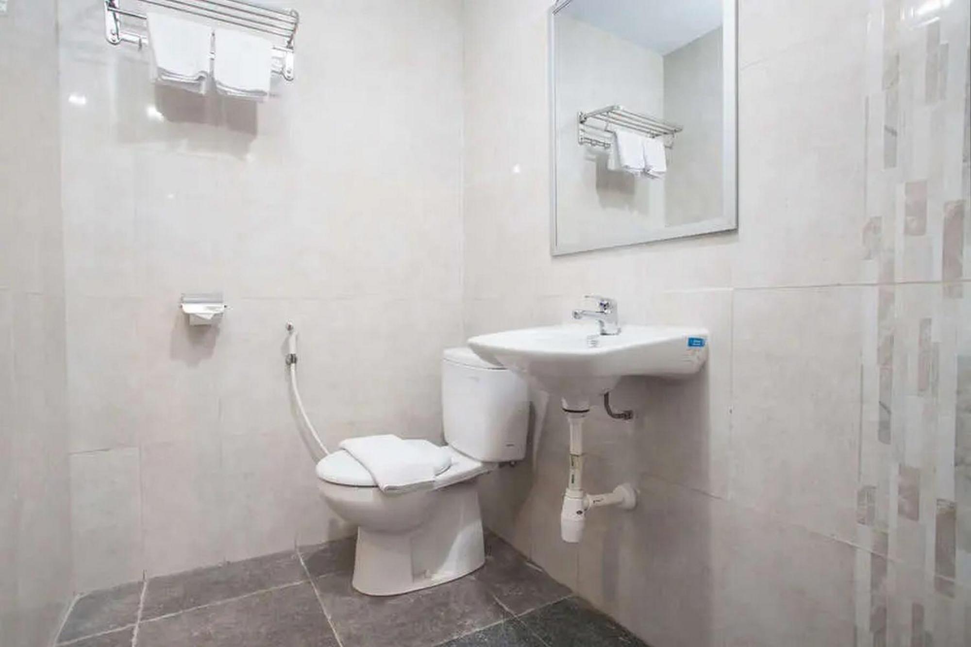 מלון Reddoorz Premium @ Jalan Cengkeh מאלאנג מראה חיצוני תמונה