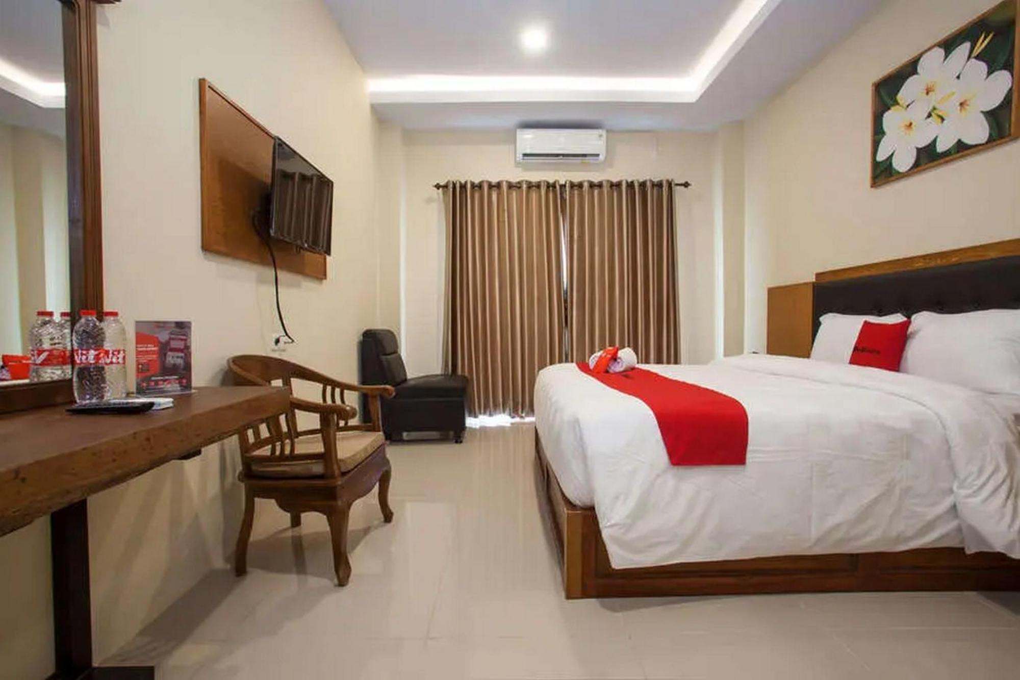 מלון Reddoorz Premium @ Jalan Cengkeh מאלאנג מראה חיצוני תמונה
