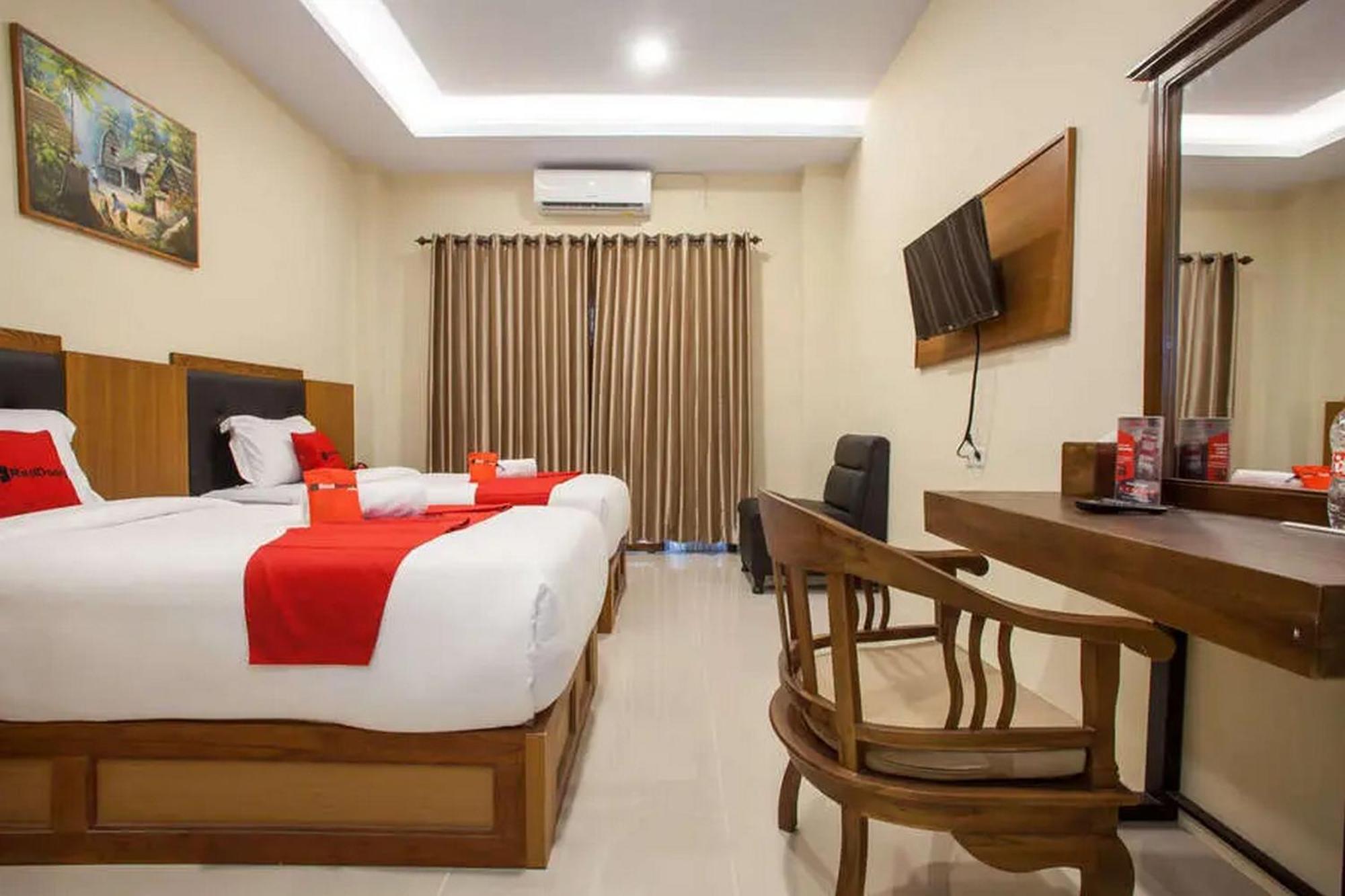 מלון Reddoorz Premium @ Jalan Cengkeh מאלאנג מראה חיצוני תמונה